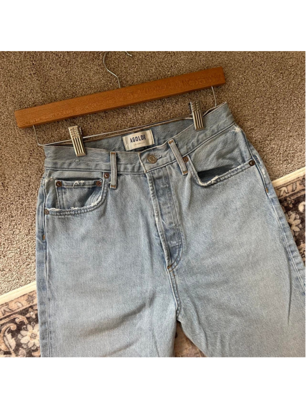 AGOLDE light wash straight leg jeans #straightleg #denim
90s pinch 
Size 25